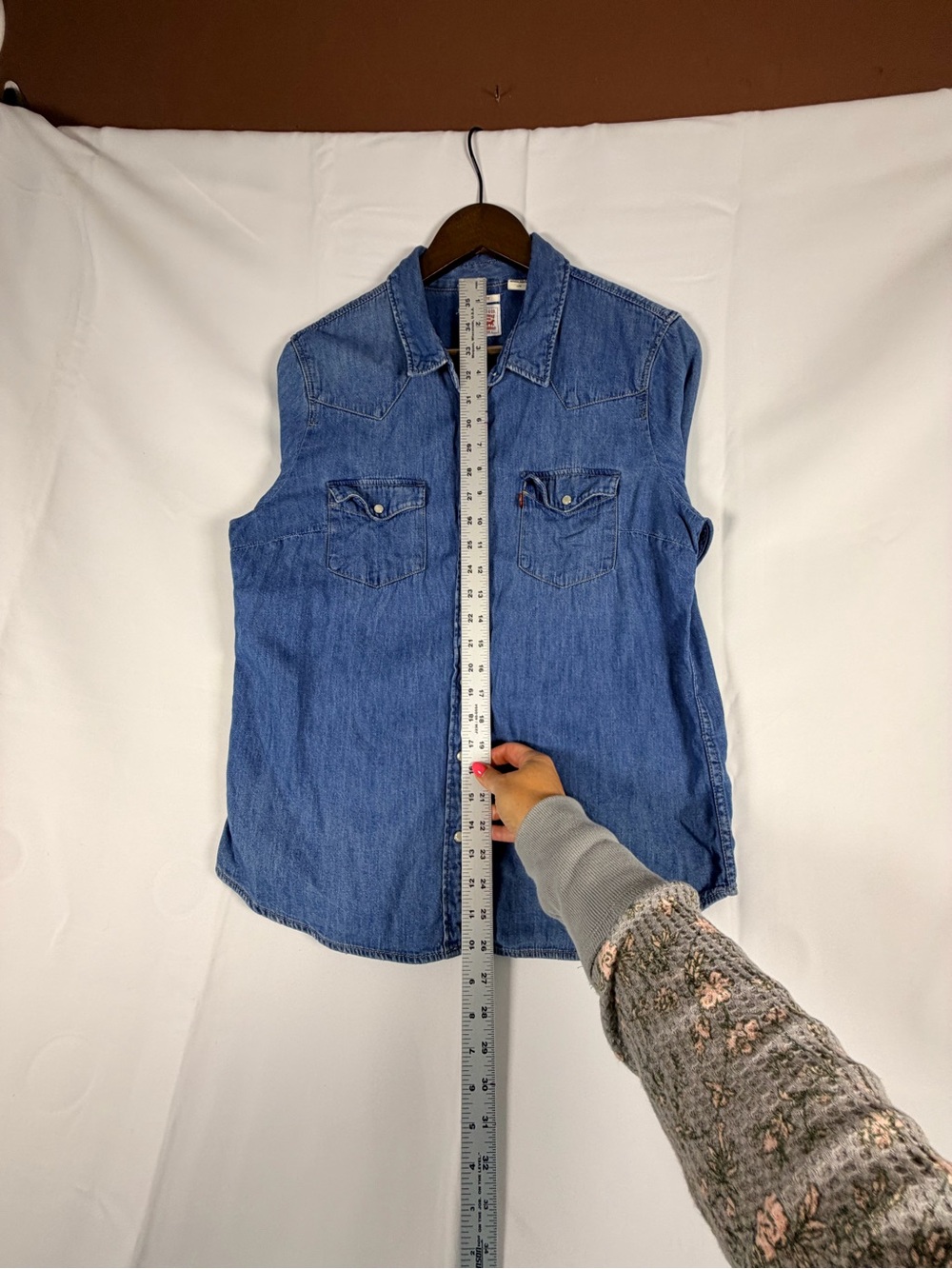 LEVI’S Women’s Size L Shirt Top Denim Jean Pearl Snap Western Style Red Tab - Picture 12 of 16